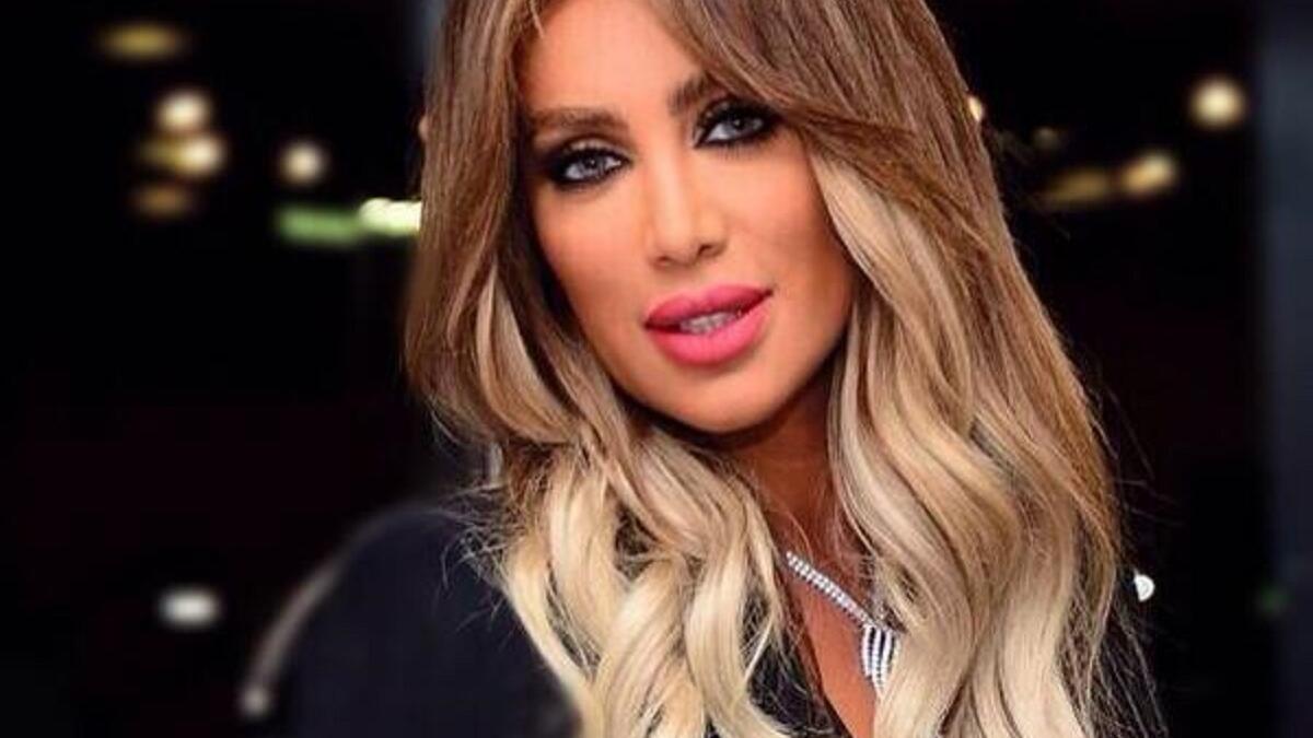 واجب العزاء كاد أن يحول النجمة اللبنانية مايا دياب لواحدة من ضحايا حوادث السيارات، بعدما تعرضت لحادث على طريق الدامور أثناء توجهها لتقديم العزاء للمخرج طوني قهوجي ، بعدما انحرفت السيارة واصطدمت بحائط النفق، وتم نقل مايا لمستشفى، ليتبين إصابتها برضوض وكدمات.