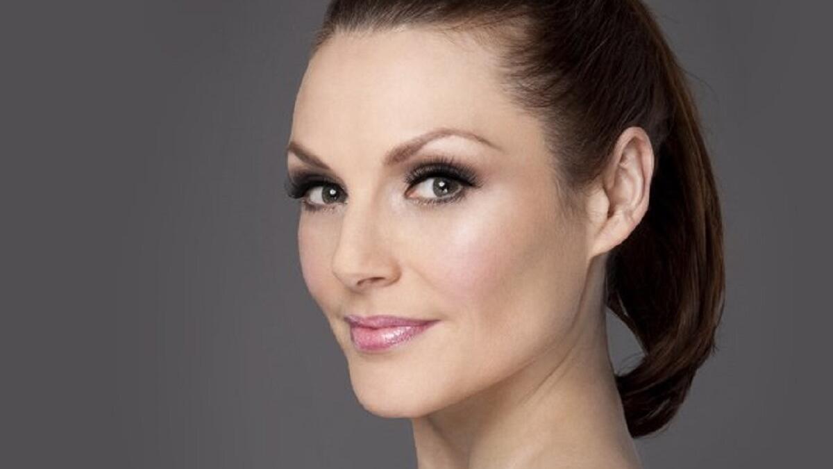 مونا غرودت:
النرويجية التي تتمتع بالسحر الذي جعلها تفوز باللقب عام 1990، فكانت تلقب بـ "ملكة جمال من الجحيم"، واليوم هي أجمل وجه تلفزيوني وسينمائي عرفته النرويج.