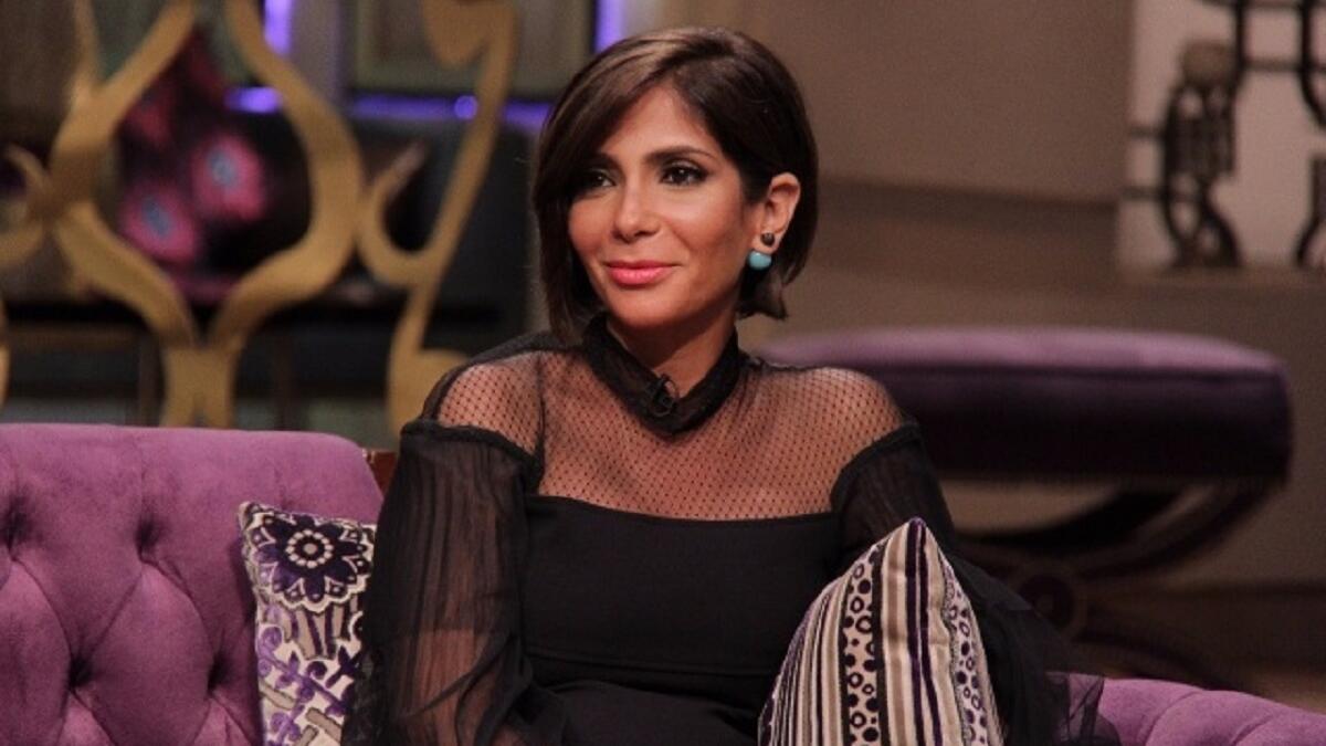 اختارت الفنانة منى زكى هذا اليوم لتطالب بتقدير المرأة المهمشة وحمايتها من الفقر والجوع.