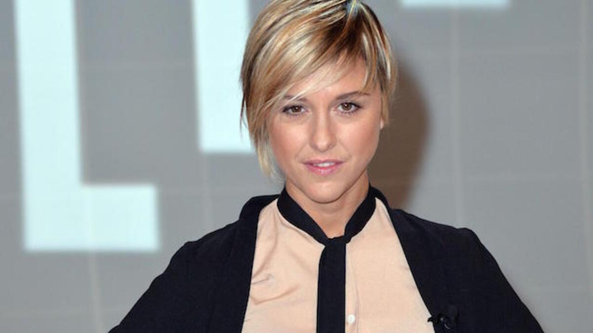 اكتسبت الصحفية الإيطالية "ناديا توفا" شهرتها في برنامجها Le Iene الذي ركزت في إحدى حلقاته على الآثار البيئية الناجمة عن التجربة النووية التي أجراها معهد "غران ساسو" للعلوم.