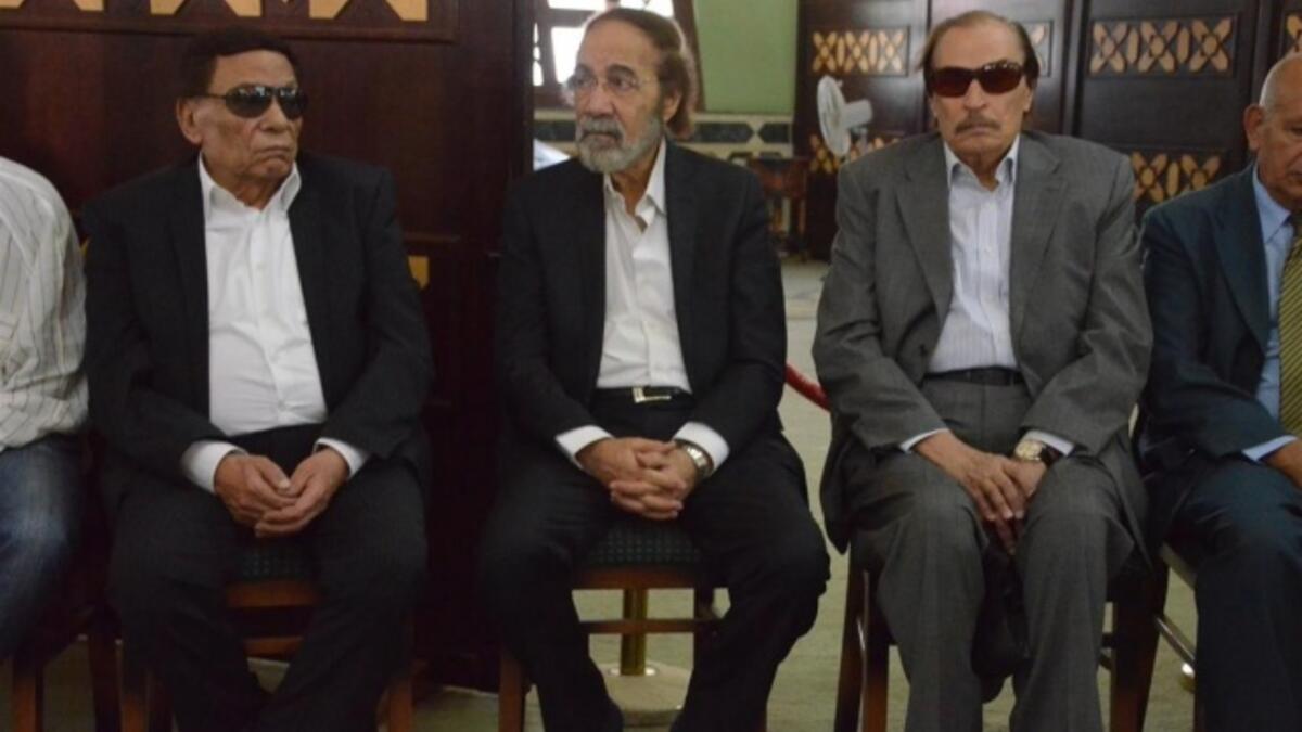 شكلت وفاة الفنان نور الشريف صدمة كبيرة للوسط الفني ونعاه العديد من كبار النجوم وتواجد العديد من النجوم في جنازته وبدا عليهم الحزن هذا وقد قام الفنان عادل إمام بتأجيل زفاف ابنه محمد قائلاً انه لا يستطيع أن يفرح في الوقت الحالي بعد وفاة صديق عمره.