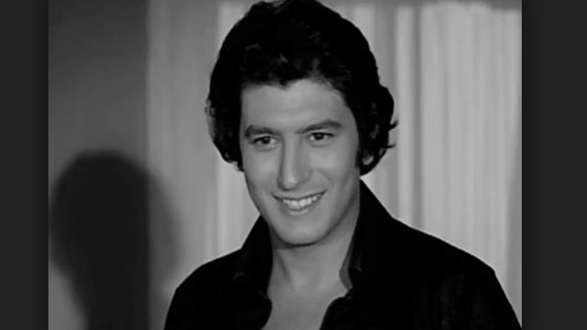 تعرض الممثل والمنتج المصري "عمر خورشيد" لحادث سيارة مروع في الـ29 مايو 1981 والذي وقع في نهاية شارع الهرم بجانب مينا هاوس وأمام مطعم خريستو بعد انتهائه من عمله في أحد الفنادق.