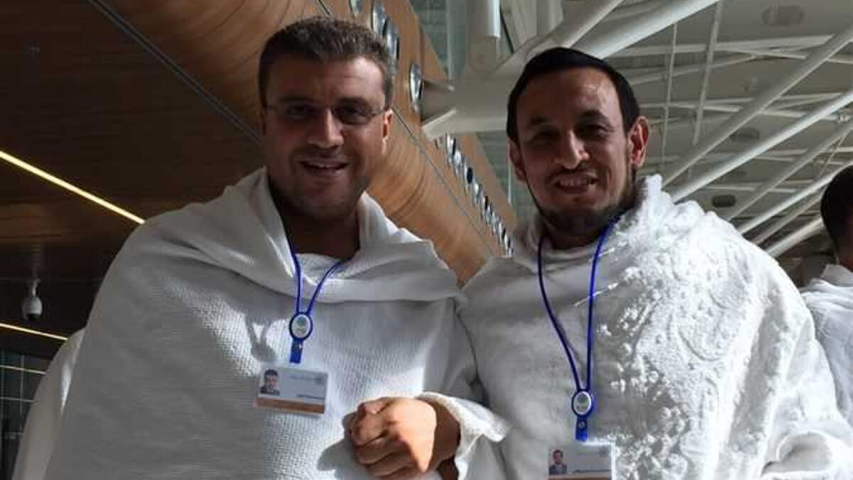 أعلن الإعلامي عمرو الليثي عن توجهه للأراضي المقدسة لأداء فريضة الحج برفقة الفنان كريم عبد العزيز، وعلق" في طريقي لحج بيت الله الحرام أنا وأخي الحبيب كريم عبد العزيز، وأخي الحبيب الشيخ رمضان عبد المعز من مطار القاهرة الدولي".