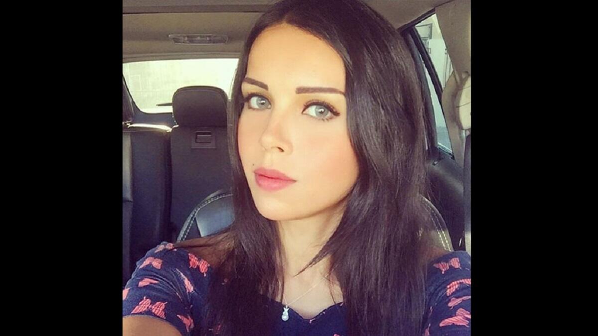 أثارت صور رنا الحريري، زوجة النجم السوري باسم ياخور ضجة كبيرة على تطبيق “انستغرام” نظراً لجمالها الاخاذ، وعينيها الجذابتين.