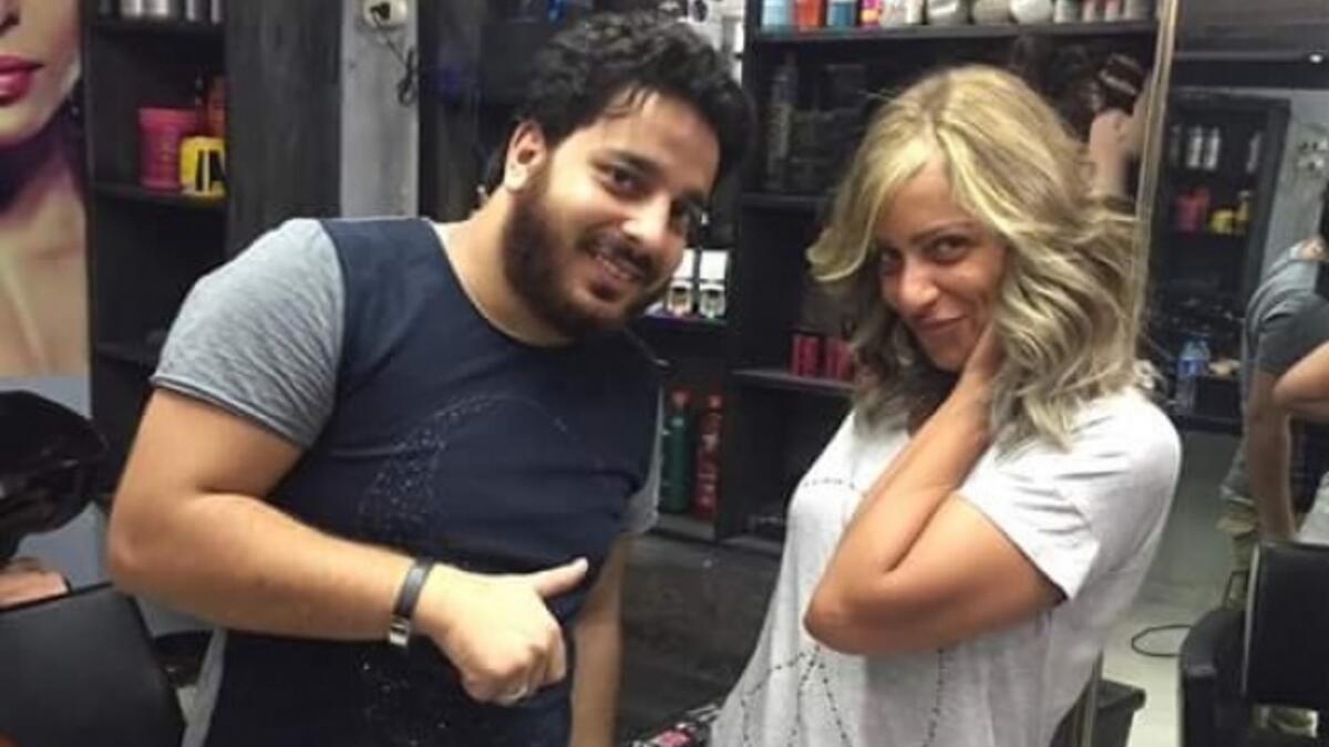 في محاولة منها لكسر الملل والتجديد في شكلها فاجئت الفنانة ريم البارودي متابعيها بنشر صور لها بعد أن أجرت نيولوك غيرت فيه الكثير من ملامحها.لكن بعض المتابعين أبدوا في تعليقاتهم تحفظهم على لون شعرها الذي لم يعجبهم بعد أن غيرته إلى الاشقر الفاتح.