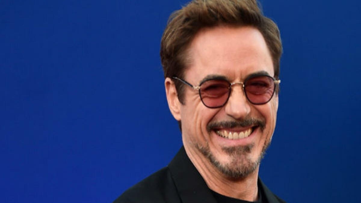 في 1997 دخل النجم  "روبرت داوني جونير" السجن لمدة 180 يومًا لانتهاك الاختبار الخاص بالادمان.