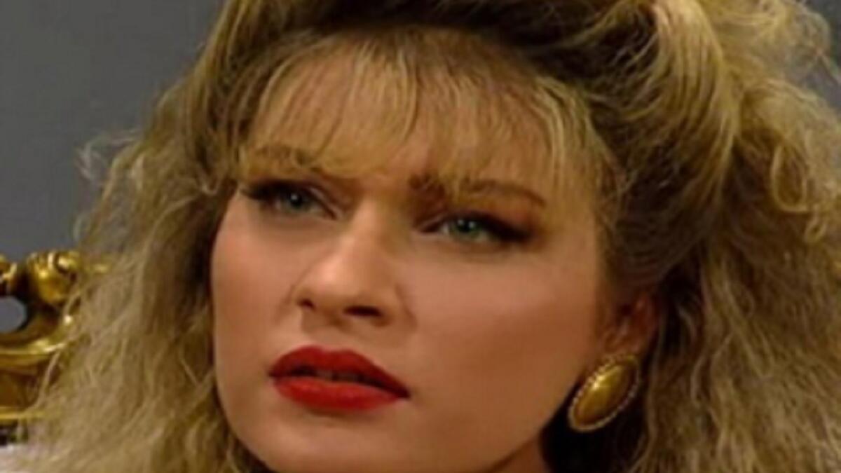 شيرين سيف النصر:
علاقة الحب التي جمعتهما في فيلم "سواق الهانم" ربما تطورت في الواقع، وتناقلت الأخبار في ذلك الوقت عن وجود علاقة حب كبيرة بين «شيرين وزكي»، لكن الاختلافات في الطباع بينهما لم تشأ لتلك العلاقة أن تستمر.