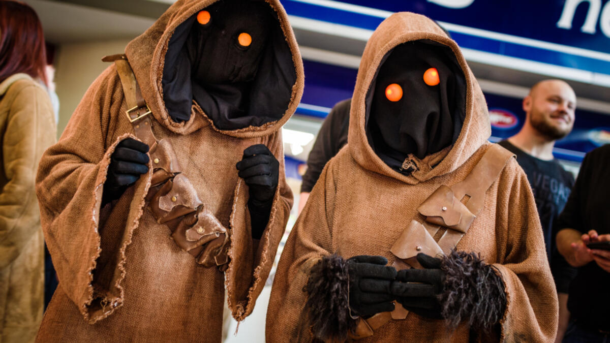 Cosplayers dressed as jawas from Star Wars  (Shutterstock/File Photo)