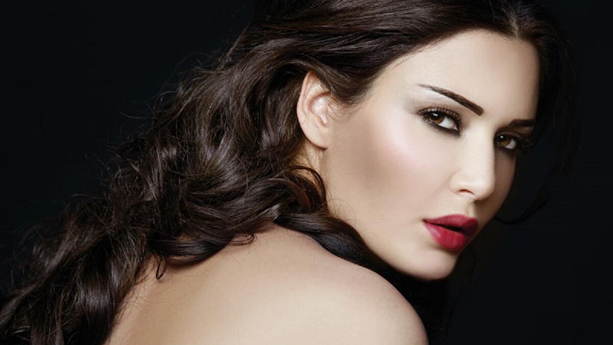 كتبت الفنانة اللبنانية سيرين عبد النور على إنستغرام:  "ينعاد على كل امرأة محافظة على صورة المرأة بمجتمعها وعلى كل رجل يحترم النساء ويدعمهم.. صحيح بيقولوا وراء كل رجل عظيم امرأة بس كمان وراء كل امرأة سعيدة رجل محترم.. يوم المرأة العالمي".