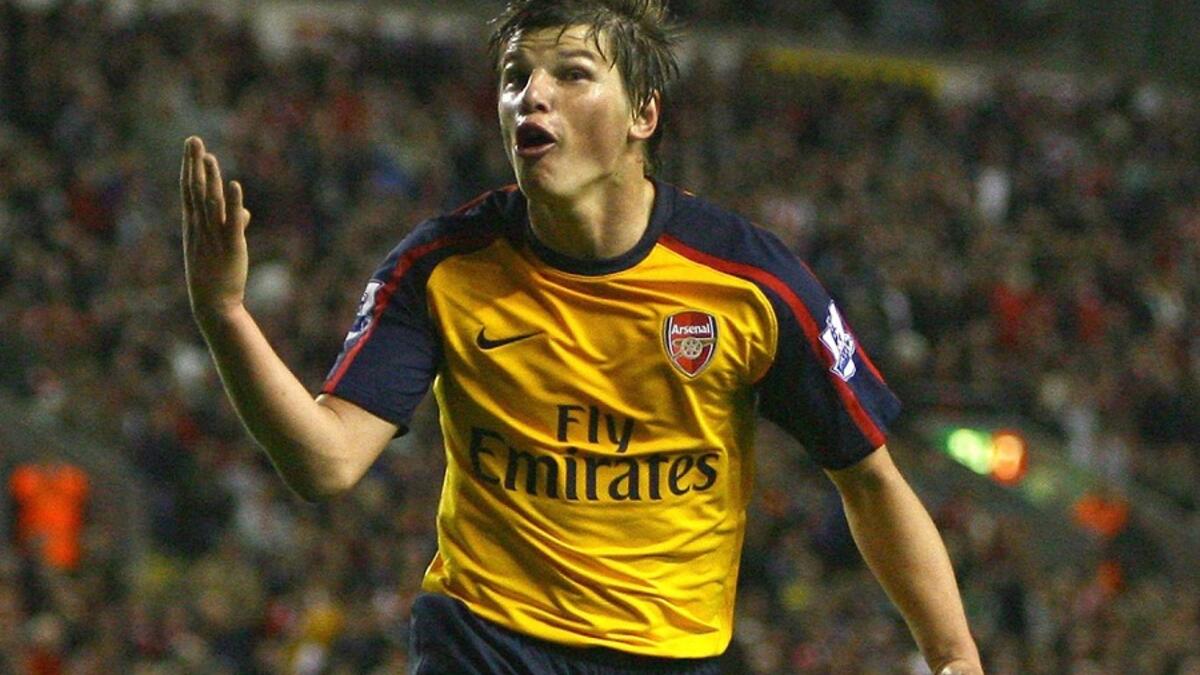 4- لاعب الوسط المهاجم الروسي أندراي آرشافين: استهل مسيرته بصورة رائعة مع زينيت، مما دفع آرسنال لضمه عام 2009 بعدما أصبح أحد أبرز اللاعبين في مركزه عالمياً، إلا أن ذلك لم يطل لتفشل محاولاته في تقديم مستويات ثابتة، مما تسبب بعودته لزينيت عام 2012 ثم كراسنودار في 2015.