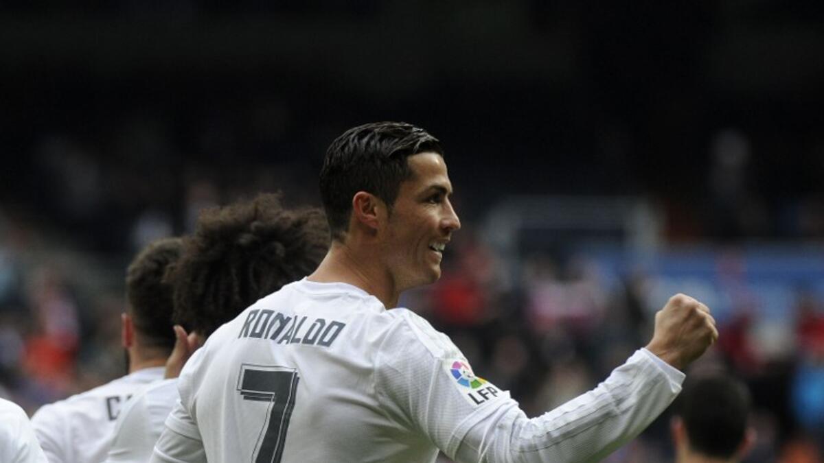 المركز الثالث: لاعب كرة القدم البرتغالي كريستيانو رونالدو (ريال مدريد) بما مجموعه 79.6 مليون دولار