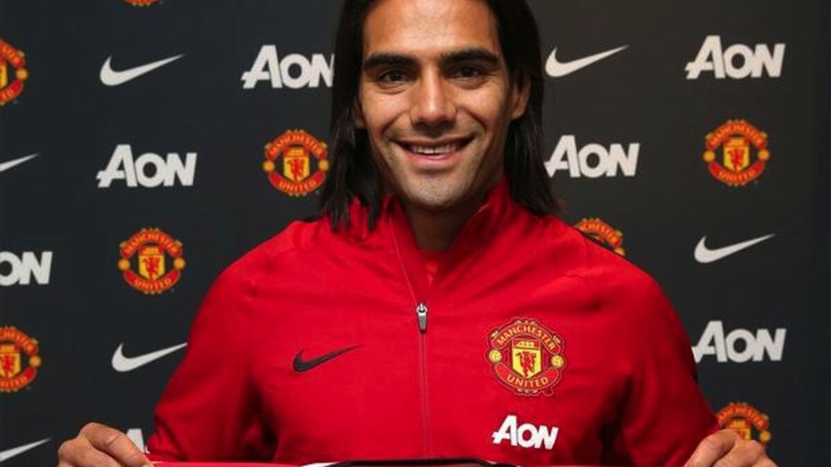 صفقة إعارة المهاجم الكولومبي راداميل فالكاو من موناكو إلى مانشستر يونايتد