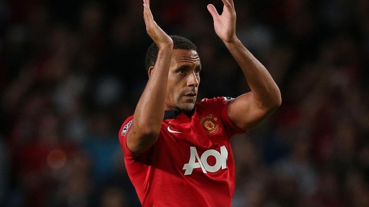 2- المدافع الإنجليزي ريو فيرديناند: انتقل من ليدز يونايتد إلى مانشستر يونايتد مقابل 46 مليون يورو موسم 2002-2003.