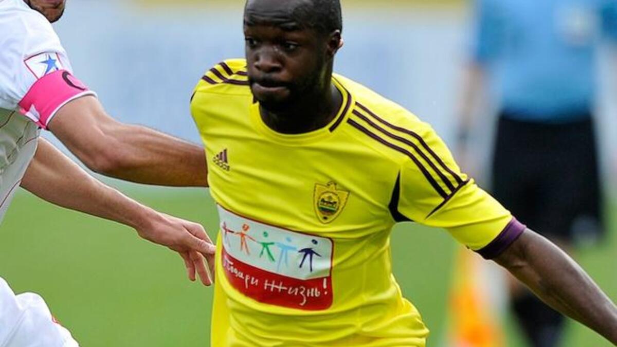 الفرنسي لاسانا ديارا (آنجي): لاعب صال وجال في أندية أوروبا ولعب في صفوف لو هافر وتشلسي وآرسنال وبورتسموث وريال مدريد وأخيراً في آنجي ماكاتشكالا الروسي، لاعب مقاتل يستطيع اللعب في خطي الدفاع والوسط ويعتبر بمثابة "الجوكر".