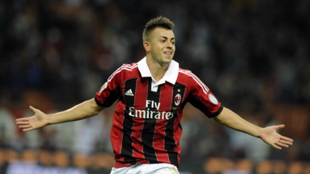 الإيطالي ستيفان الشعراوي (ميلان): ظهر النجم الشاب ذو الأصول المصرية بشكلٍ ملفتٍ رغم صغر سنه، واستهل مسيرته الاحترافية مع جنوى وبادوفا لينتقل بعدها إلى ميلان عام 2011، سجل 16 هدفاً للروسونيري في السيري آ وكان نجمه الأول خلال المراحل الأولى من الموسم.