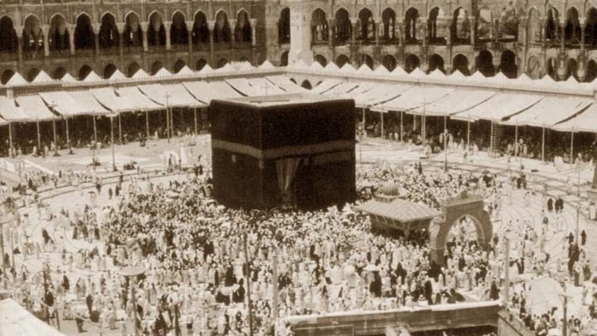 عام 1989 تم الاعتداء بشكل مزدوج على مشارف المسجد الحرام وأوقعت هذه الحادثة قتيلا و16 جريحا بين الحجاج . وتم لاحقا إعدام 16 شيعيا كويتيا اتهموا بأنهم منفذي الاعتداء.