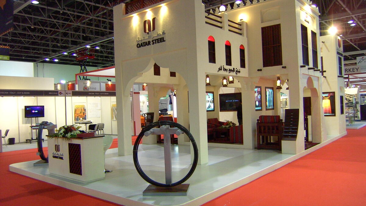 جاءت شركة صناعات قطر، بالمركز العاشر، وهي تعمل بمجالات البتروكيماويات، الأسمدة، الحديد والصلب، يتمثل النشاط الرئيسي بها في تأسيس، إدارة وامتلاك أو تملك أسهم وأصول ومصالح في شركات تابعة تعمل بمعالجة أو تصنيع المنتجات البتروكيماوية والزراعية الكيماوية والمعدنية.