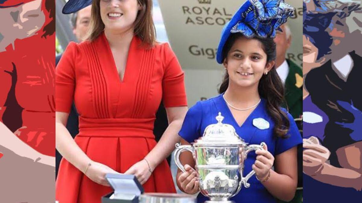 قبعة بفراشات زرقاء تناسب طفولتها أظهرتها بكامل أناقتها بين سيدات رويال اسكوت