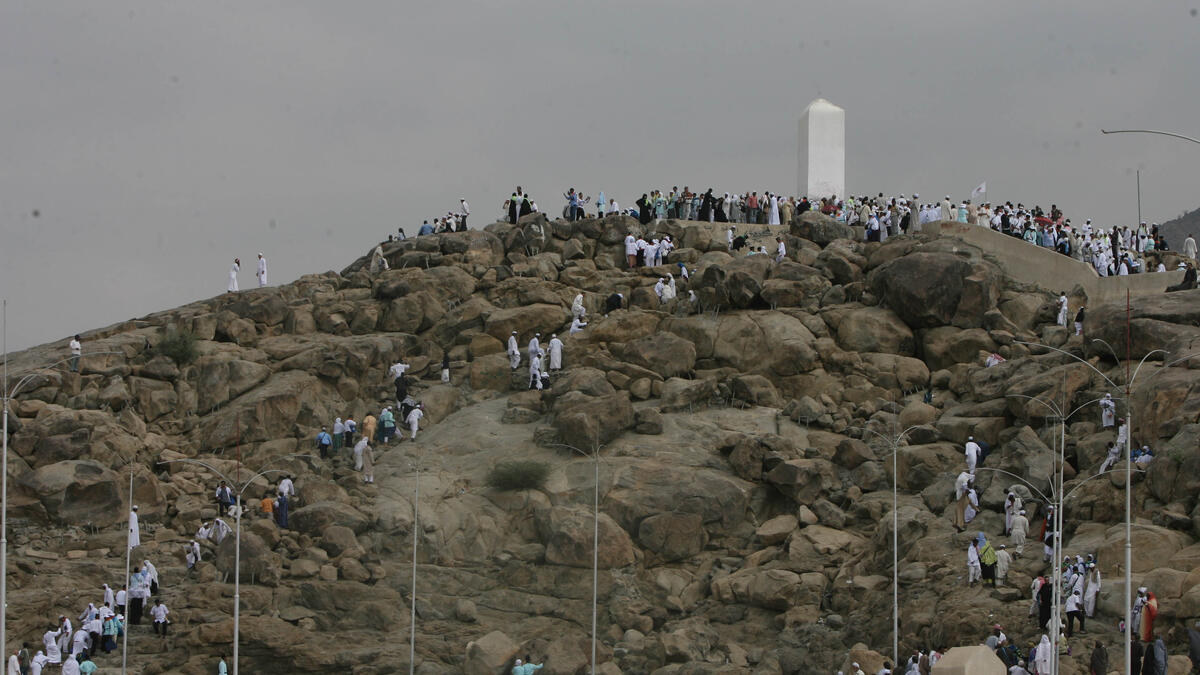 يوم عرفة هو يوم التاسع من شهر ذي الحجة، وهو أهم أركان الحج، ويعتبر من أفضل الأيام عند المسلمين إذ أنه أحد أيام العشر من ذي الحجة. فيه يقف الحُجّاج على جبل عرفة الواقع شرق مكة.