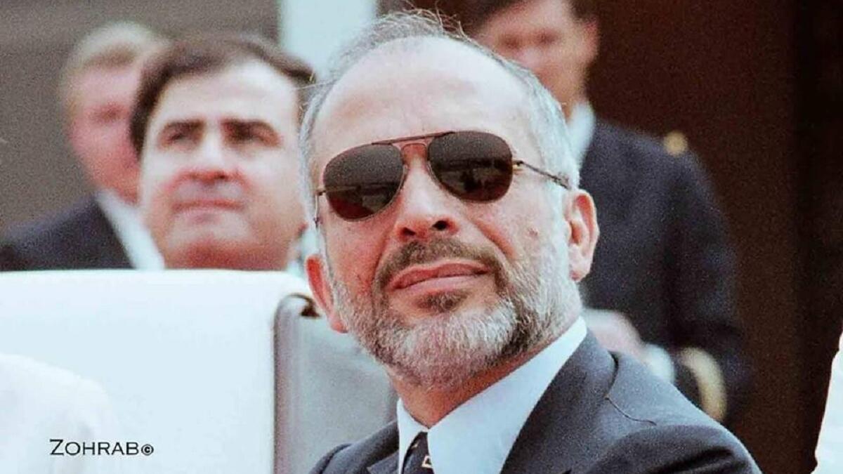 أقدم الراحل على خطوات شجاعة ومؤثرة لخدمة الأردن، كان في مقدمتها تعريب قيادة الجيش العربي العام 1956، وإلغاء المعاهدة البريطانية العام 1957 لإكمال السيادة الوطنية، والتأسيس المدني والدستوريّ السياسيّ لمواكبة التطوّر المدنيّ والحضاري