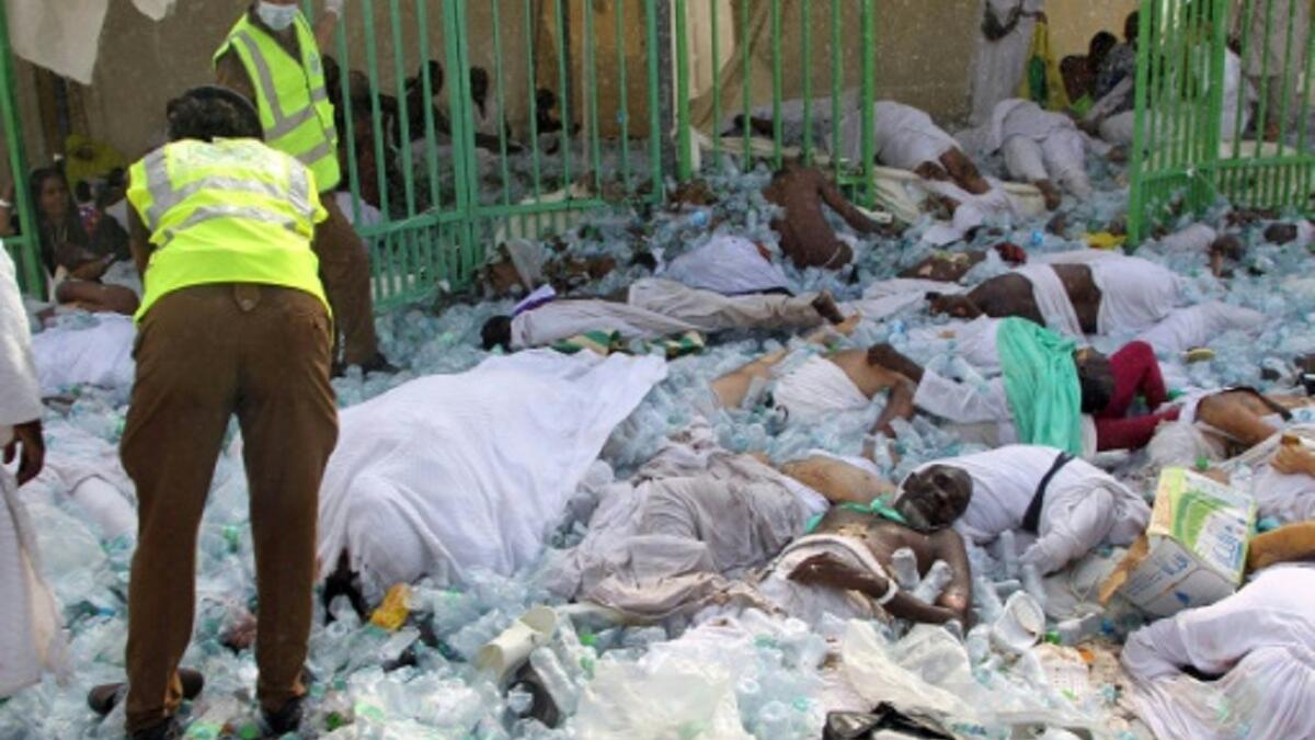 شهر سبتمبر : 1- حادثة تدافع منى أثناء الحج في مكة في السعودية وأسفرت عن مصرع أكثر 700 حاج وإصابة 800 حاج آخر. 2- المقاتلات الفرنسية تشن أولى غاراتها على تنظيم داعش في سوريا في إطار عملية الشمال التي بدأت في سبتمبر من العام الماضي.