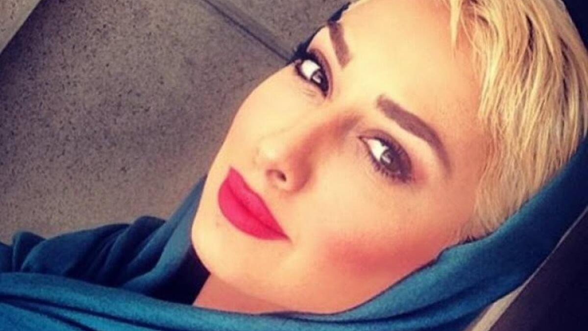 الممثلة الإيرانية "صدف طاهريان" نشرت صور لمتابعيها على موقع إنستجرام وهي بدون حجاب احتجاجا على قانون إيرانى يلزم النساء بارتداء الحجاب. وعلقت صدف أنها تأمل في العيش بمكان يمنحها السعادة بدون إهانة.