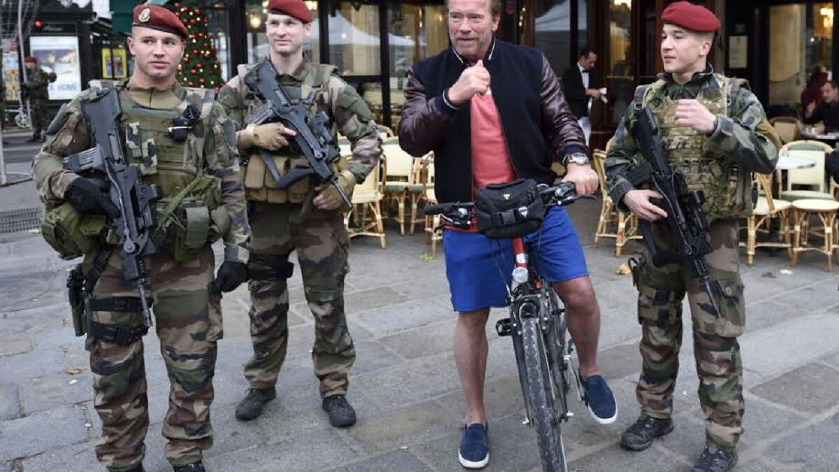 الممثل الأمريكي وحاكم كاليفورنيا أرنولد شوارتزنيغر في باريس 6 ديسمبر/ كانون الأول 2015