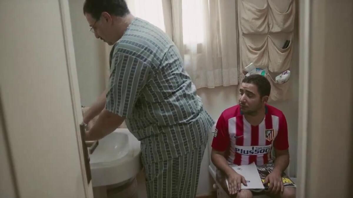 قابل قريبه مخرج الإعلان في أحد المناسبات وقال له إنه يراه مناسبًا وطلب منه عمل تجربة أداء وأبدع فيها.