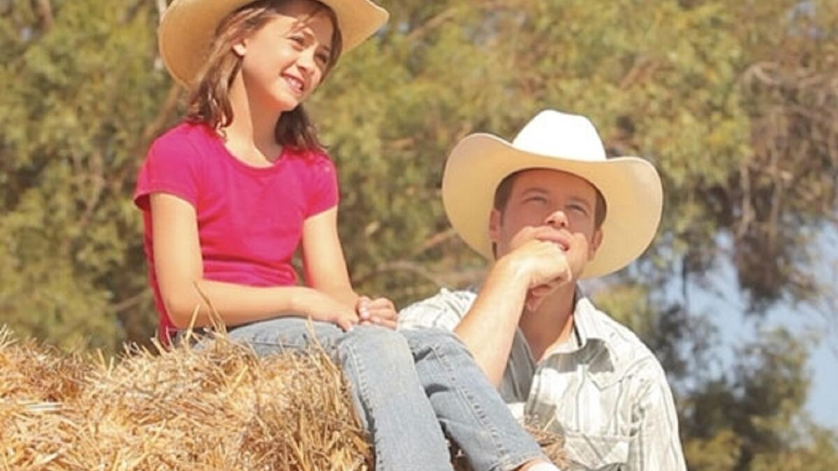 A Valentine's Date:
تدور أحداث الفيلم حول امرأة عاملة يتم إجبارها على العودة إلى حياتها السابقة في تكساس، حيث يوجد والد ابنتها، لكي يشتركا معًا في رعايتها