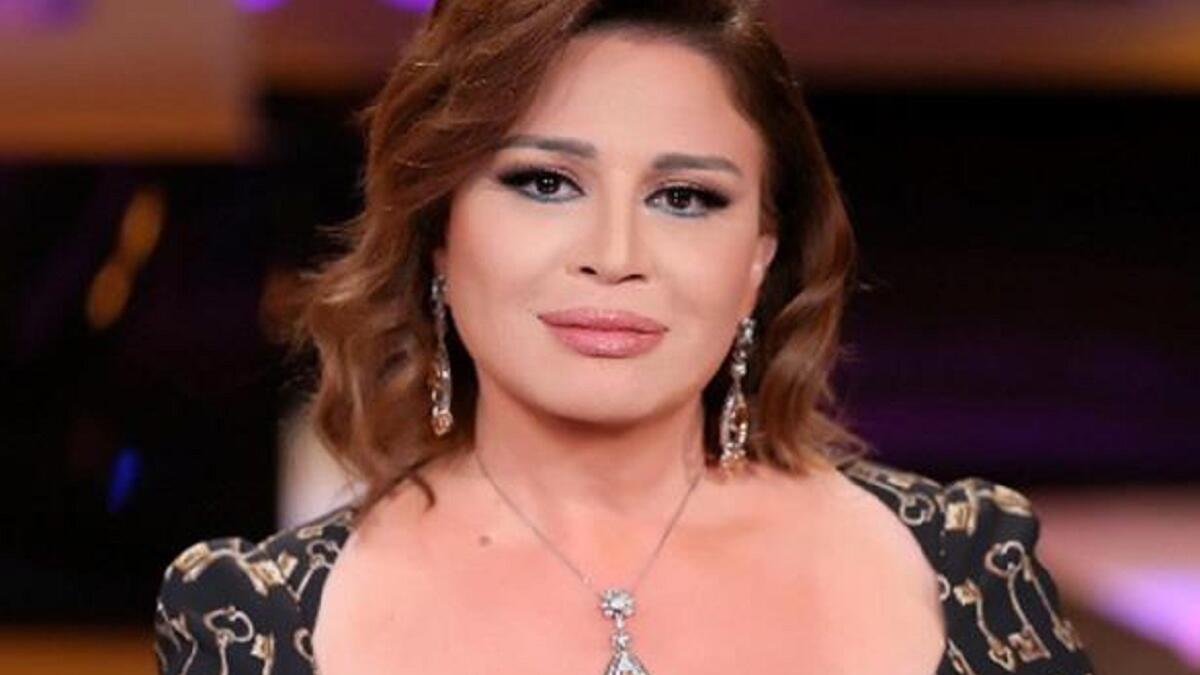إلهام شاهين: صرّحت الفنانة إلهام خلال مقابلة في البرنامج التلفزيوني "الجريئة" الذي تقدمه المخرج إيناس الدغيدي أن رجل الأعمال رامي لكح كان يضع طائرته الخاصة تحت تصرفها. لتصبح إلهام من اللواتي دخلن عالم الطائرات الخاصة وصرن ينتقلن في الداخل والخارج.