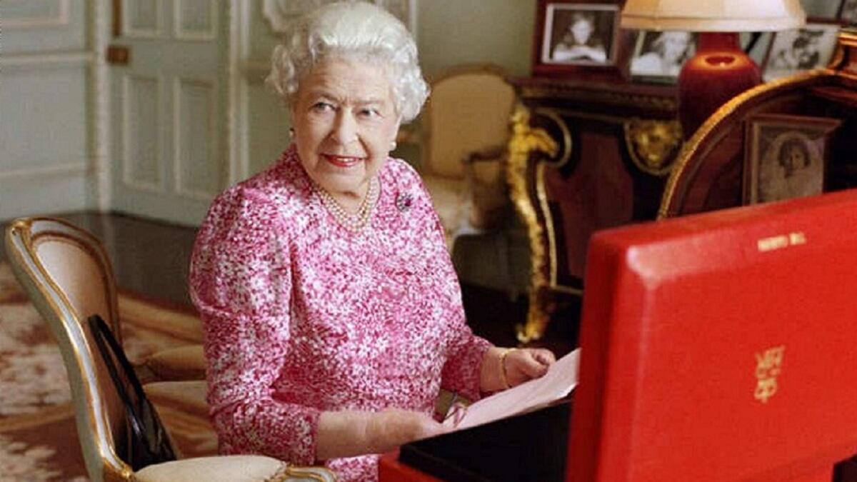 تضع نفس ملمع الأظافر منذ عام 1989: تستخدم الملكة مُلمع أظافر تقليدي لونه وردي باهت من نوع Essie — Ballet Slipper، يصل سعره إلى 9 دولارات فقط.