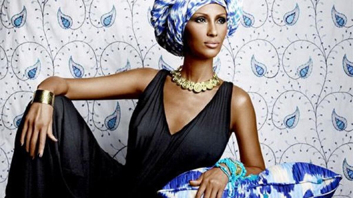 ايمان Iman : عارضة أزياء صومالية شهيرة ويرتبط اسمها بشكل واضح وصريح بالاسلام والتشبث بقواعده ومبادئه، وتحظى ايمان بشهرة كبيرة بسبب انفتاحها وجرأتها.