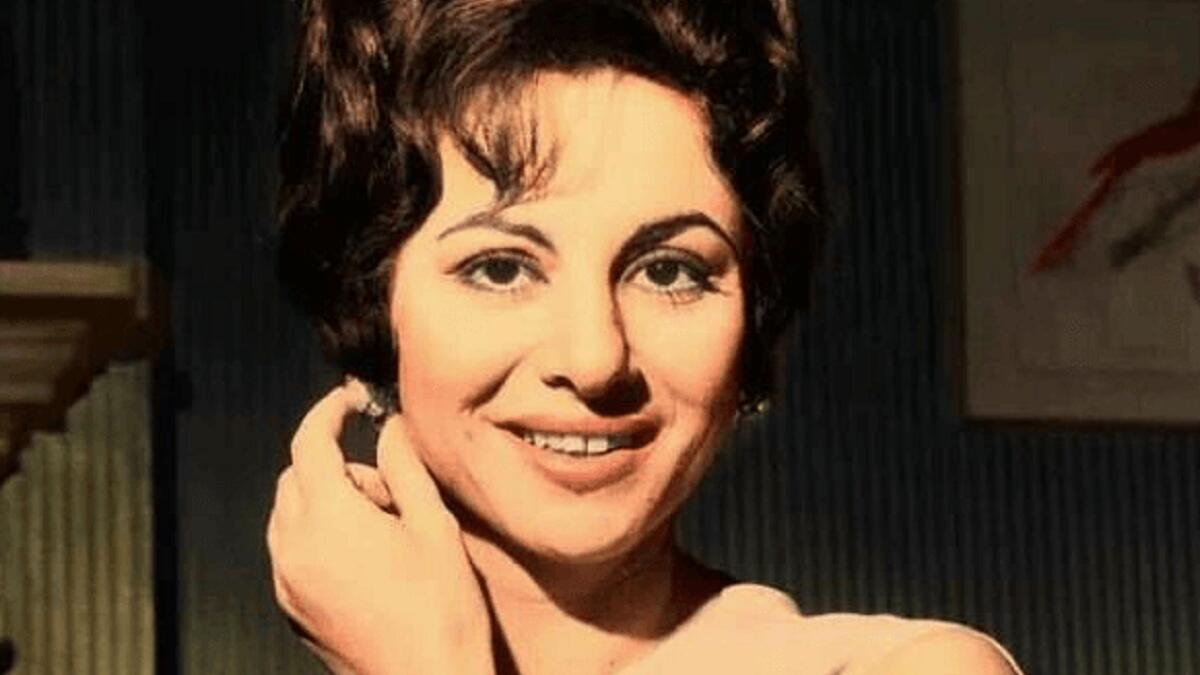 سيدة الشاشة العربية فاتن حمامة توفيت في 17 يناير2015 تعتبر من قبل الكثيرين علامة بارزة في السينما العربية حيث عاصرت عقودًا طويلة من تطور السينما المصرية وساهمت بشكل كبير في صياغة صورة جديرة بالاحترام لدور السيدات بصورة عامة في السينما العربية .