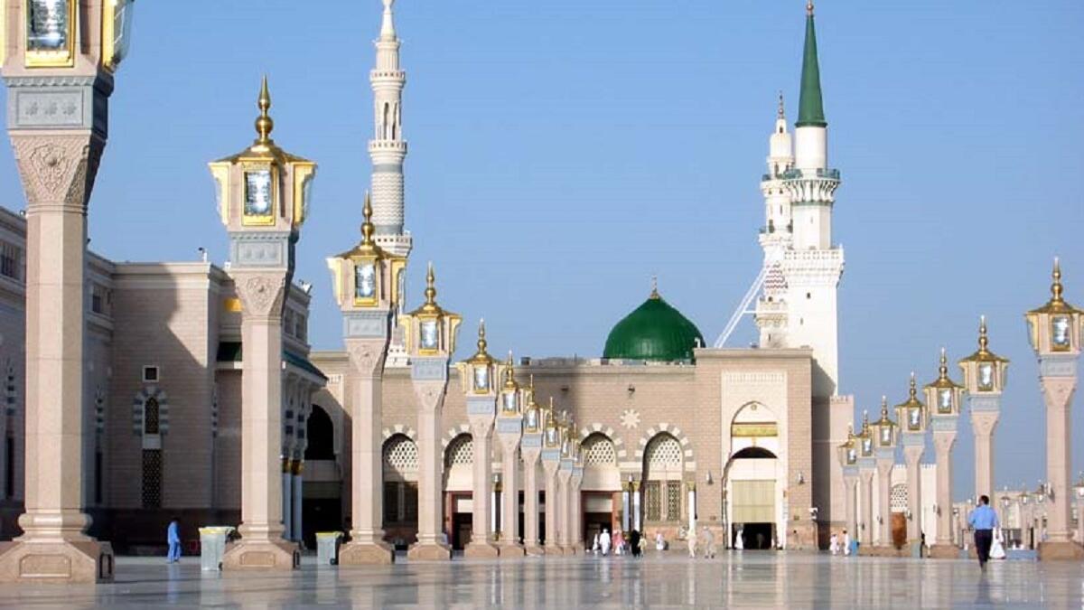 تم اتخاذ الهجرة النبوية بداية للتقويم الهجري، بأمر من الخليفة عمر بن الخطاب وذلك  في زمن خلافته.وكان ذلك في عام ٦٣٨م، أي ١٦هـ. القرار هنا، كان ذا نظرة بعيدة وثاقبة جعلت التوثيق مرتبطاً بمعنى نجاح الأمة وليس بأفرادها، فاتحاً بذلك الأمل بتكرار هذا النجاح.