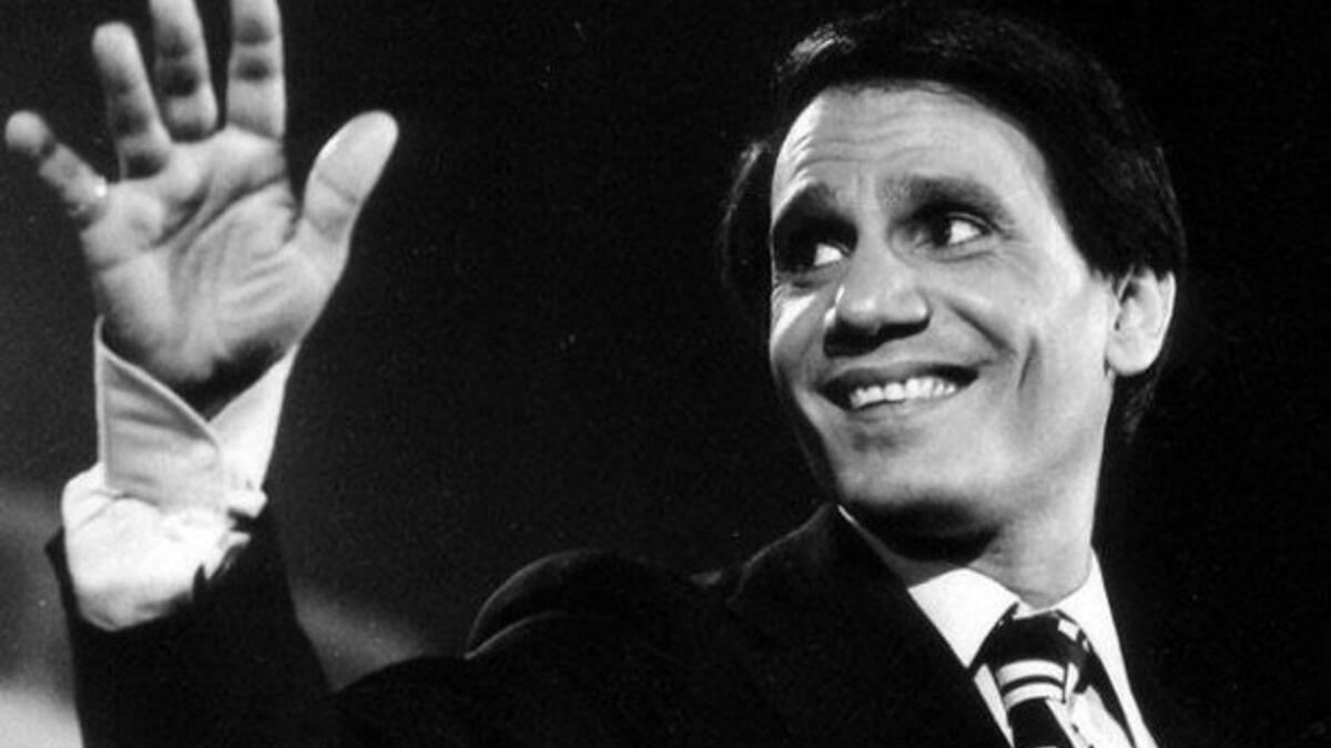 توثيق أغانيه: قدم عبد الحليم أكثر من 230 أغنية، قام صديق العندليب بجمعها وتوثيقها في كتاب "كراسة الحب والوطنية... السجل الكامل لكل ما غناه العندليب الأسمر عبد الحليم حافظ" تضمنت غالبية أغنياته.