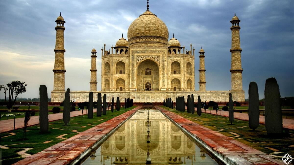 الهند هي بلد جميلة،لكنها واحدة من البلاد التي لديها معدلات جرائم مرتفعة،خاصة السرقة. وتشير التقارير من الأمم المتحدة أن الهند من بين أعلى الدول من حيث الاعتداء والقتل وسرقة السيارات والاغتصاب،كما أنها تحتل المرتبة الاولى في العالم بحالات الاختطاف والعنف الجنسي