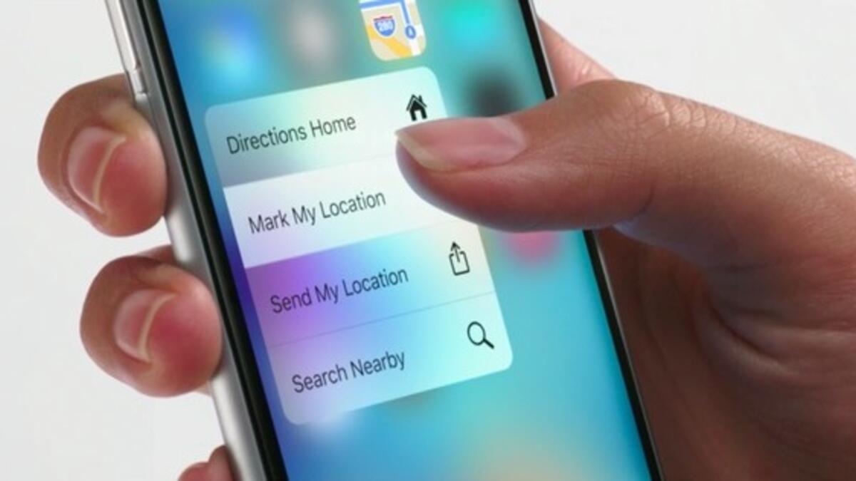 ابتكار تقني، بأستخدم مستشعراً لقياس درجة التباين الطفيف في المسافة بين طبقة الزجاج العلوية والشاشة الخلفية، وذلك لتحديد ما إذا كان المستخدم يضغط بقوة أو بخفة. وتستخدم هذه الميزة لإطلاق وظائف ثانوية في نظام تشغيل iOS 9..