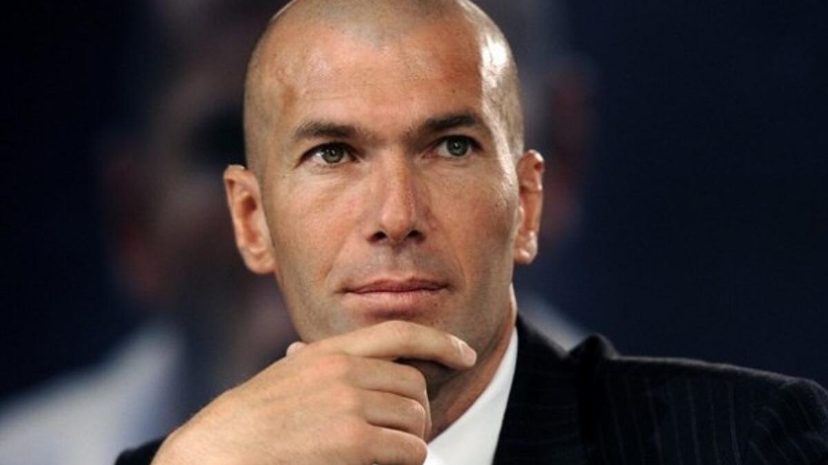 لاعب كرة القدم السابق ومدرب ريال مدريد الحالي زين الدين زيدان من عائلة مسلمة ومن أصول جزائرية