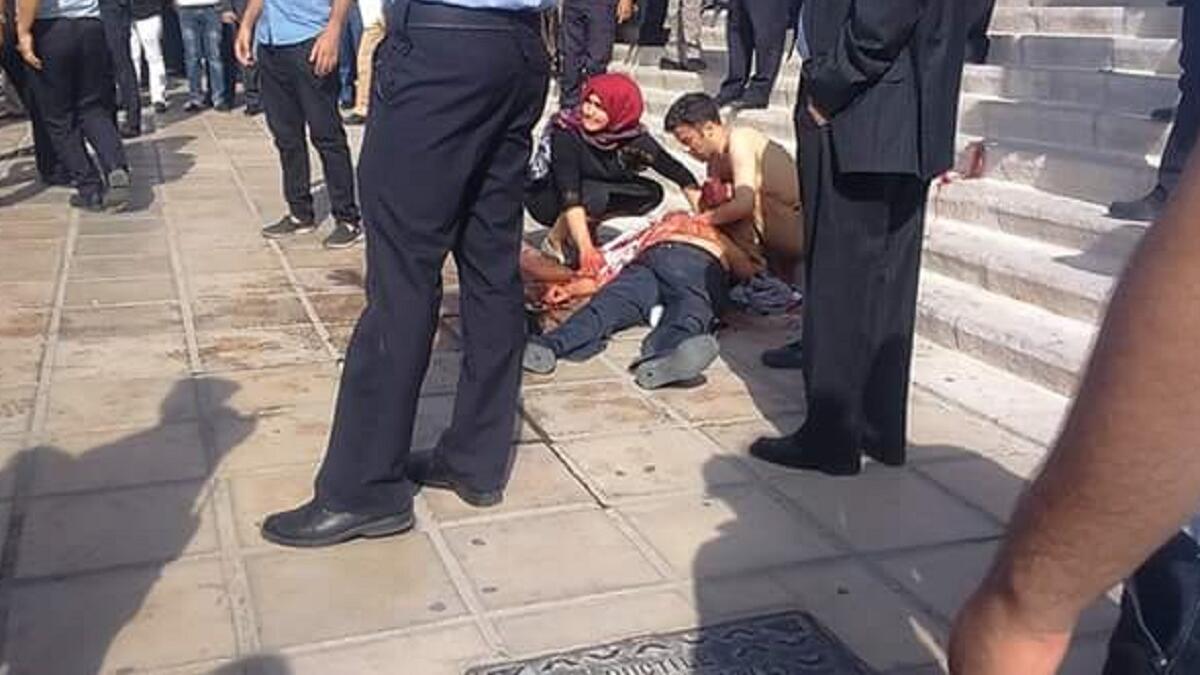 جريمة قتل الكاتب ناهض حتر أمام قصر العدل وسط عمان بينما كان يهم بدخول البوابة الرئيسية للمحكمة، لحضور جلسة محاكمته بعد نحو أسبوعين على إطلاق سراحه بكفالة مالية إثر نشره كاركاتير على صفحته في الفيسبوك "يمس الذات الإلهية".  أثارت ضجة وجدلاً محلياً ودوليا