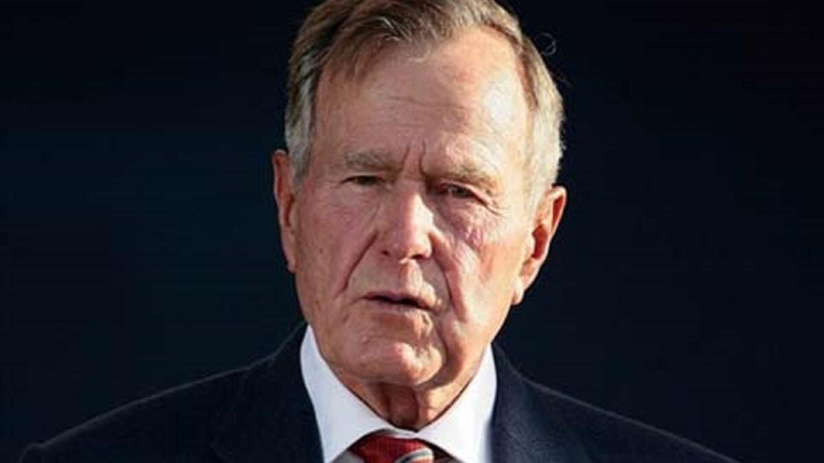 جورج بوش الأب رئيس الولايات المتحدة الأمريكية الواحد والأربعون من عام 1989 إلى عام 1993. وفي خلال معظم مسيرته الرئيسية كان يركز على الشرق الأوسط. جورج نجح عسكرياً فكان الأمريكيون يحبون رئيسهم ولكن المشاكل الاقتصادية سببت فشله في الانتخاب الرئيسي عام 1992م.