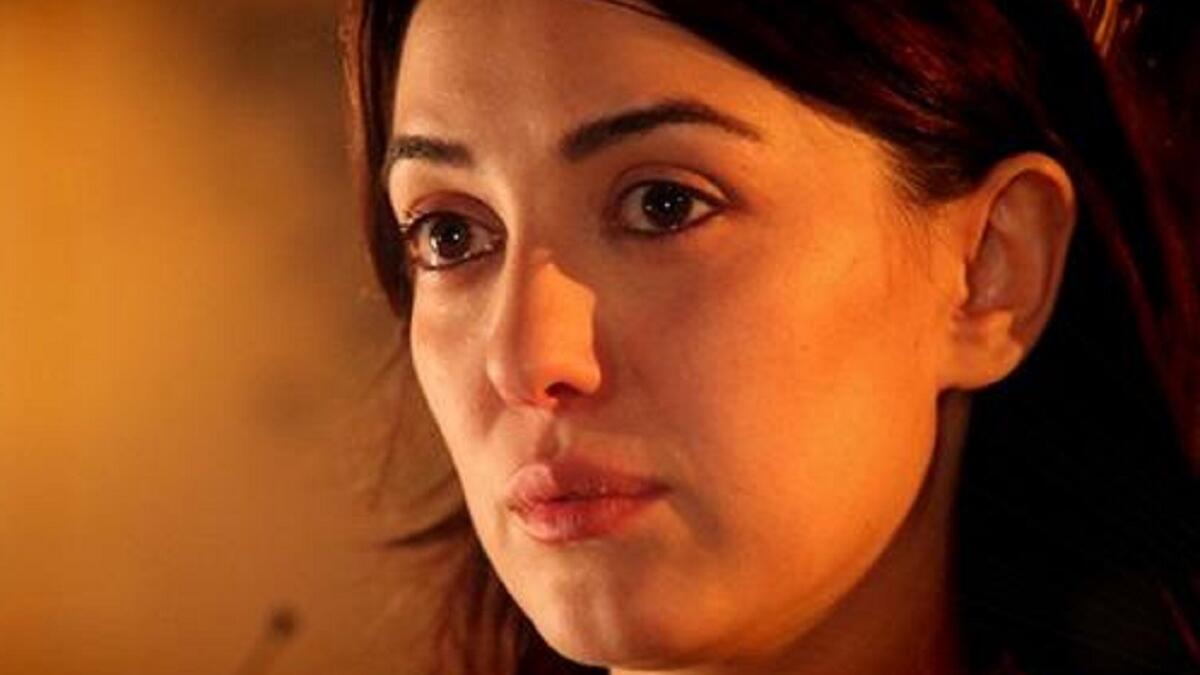 الممثلة كندة علوش نشرت على الانستغرام  صورة  معلقة "لا أحد يهتم بشأن سوريا في العالم الخارجي، لذلك نرجوكم تغيير صوركم للون الأحمر آملين أن يكون يلفت هذا اللون انتباههم، ارفعوا الوعي بالكارثة الإنسانية الواقعة بسوريا. هذا ليس بياناً سياسياً وإنما إنسانياً"