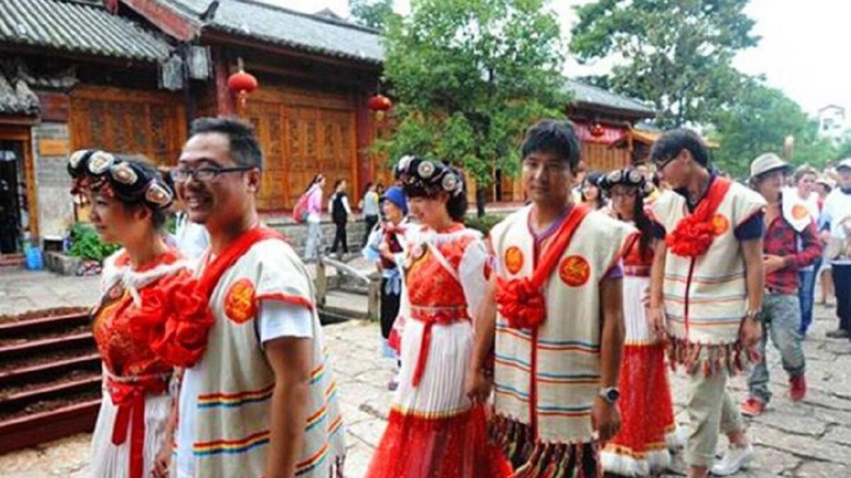 مهرجان ماجبي – الصين حيث يقوم الصينيون في اليوم السابع، في الشهر السابع من التقويم الصيني، بالاحتفال، في مُناسبة أقرب لكونها "عيد حب صيني"، وتقوم الفتيات في هذا اليوم بالدعاء للحصول على زوجِ جيّد. وتحاط هذه الاحتفاليّة ببعض العادات الصينية