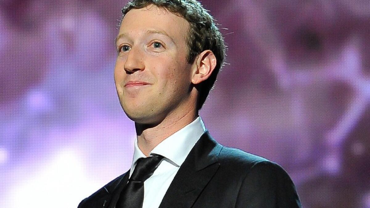 مؤسس “الفيس بوك” مارك زوكربيرج، وهو من  أهم الشخصيات التي تعرضت لهجمات الاختراق الإلكترونية ، لهذا وجهت شركته تحذيرًا لمستخدمي موقع “فيس بوك” بعدم استخدم كلمة سر مكررة لأكثر من حساب على موقع “فيس بوك”، بعد نجاح “هاكرز” في اختراق حسابه على موقعي تويتر وبينتريست