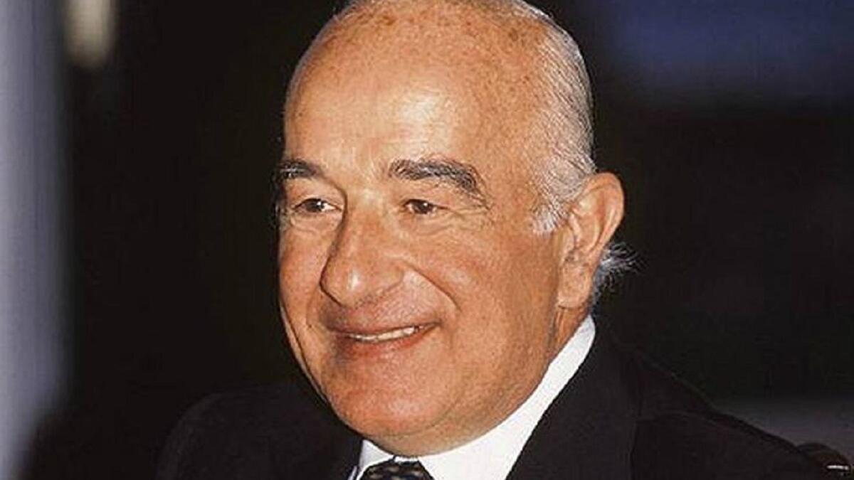 تبر جوزيف، أو يوسف صفرا، أحد أصحاب البنوك الأكثر ثراء. لدى جوزيف اللبناني الأصل والبالغ 77 عاما، شهية لا تنضب للاستثمارات وكان آخرها صفقة برج جيركن في لندن. ويعد ثاني أغنى رجل في البرازيل وقدرت ثروته 12.3 مليار دولار (11.9 مليار سابقاً).