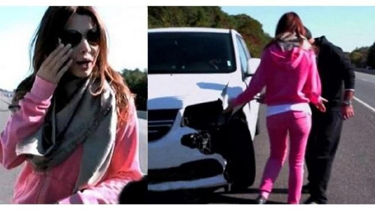 الفنانة نانسي عجرم كانت تظن أن القيادة في الولايات المتحدة الأمريكية آمنة من الحوادث، ولكن قلبها الرقيق لم يتحمل الاصطدام بقطيع من الغزلان فاجأها بقطع الطريق أثناء رحلتها.فانحرفت بسيارتها واصطدمت بسيارة مرافقة لها، وخرجت سالمة بدون إصابات تقريبا.