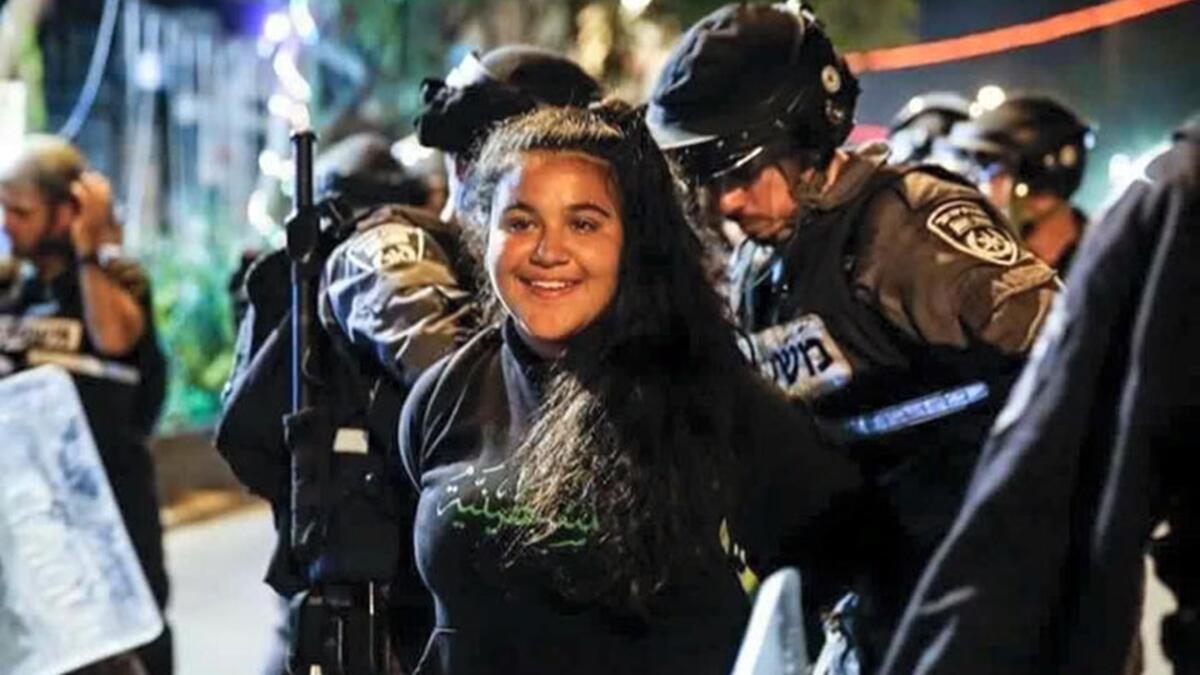 هنا فقط نستطيع القول "فتاة بـ 100 راجل".