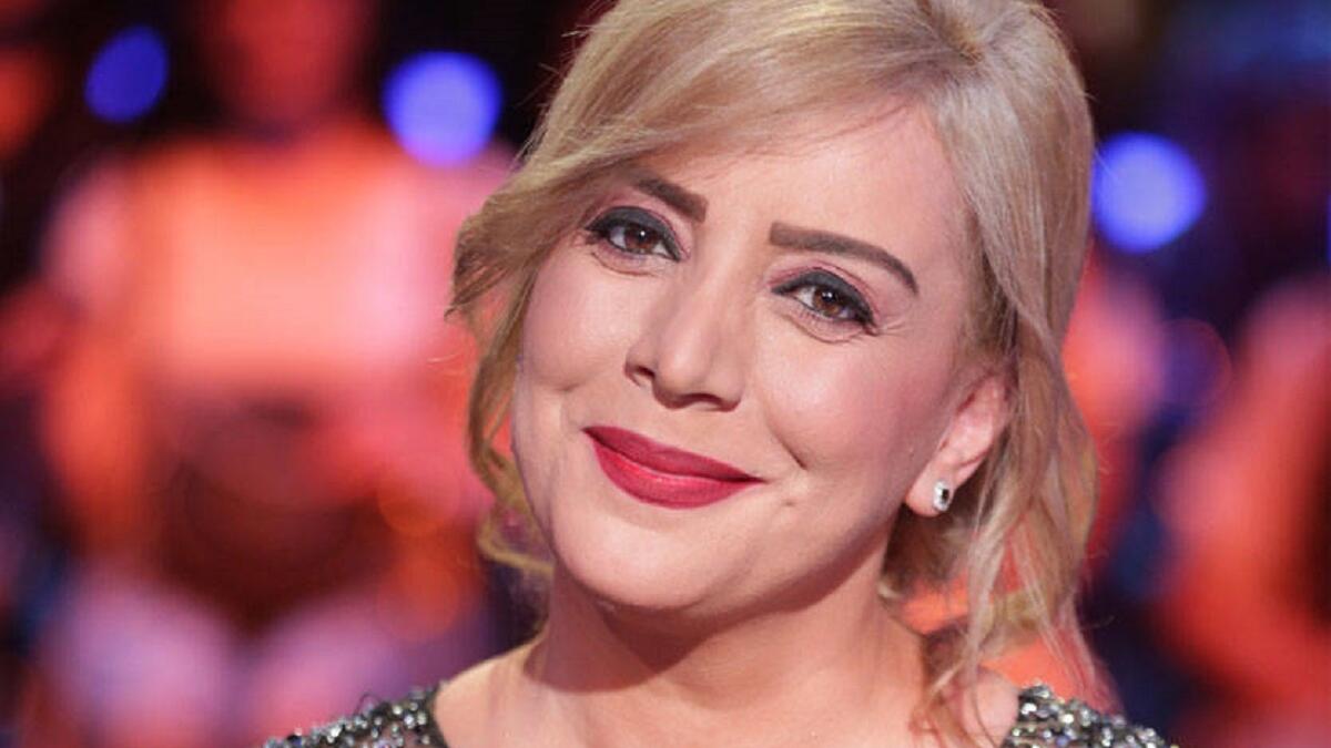 شكران مرتجى فلسطينية من عائلات غزة العريقة، ولدت في مدينة الطائف في عام 1970 ثم انتقلت إلى دمشق وبدأت في دراسة الفنون المسرحية، وانطلقت في عالم الفن.