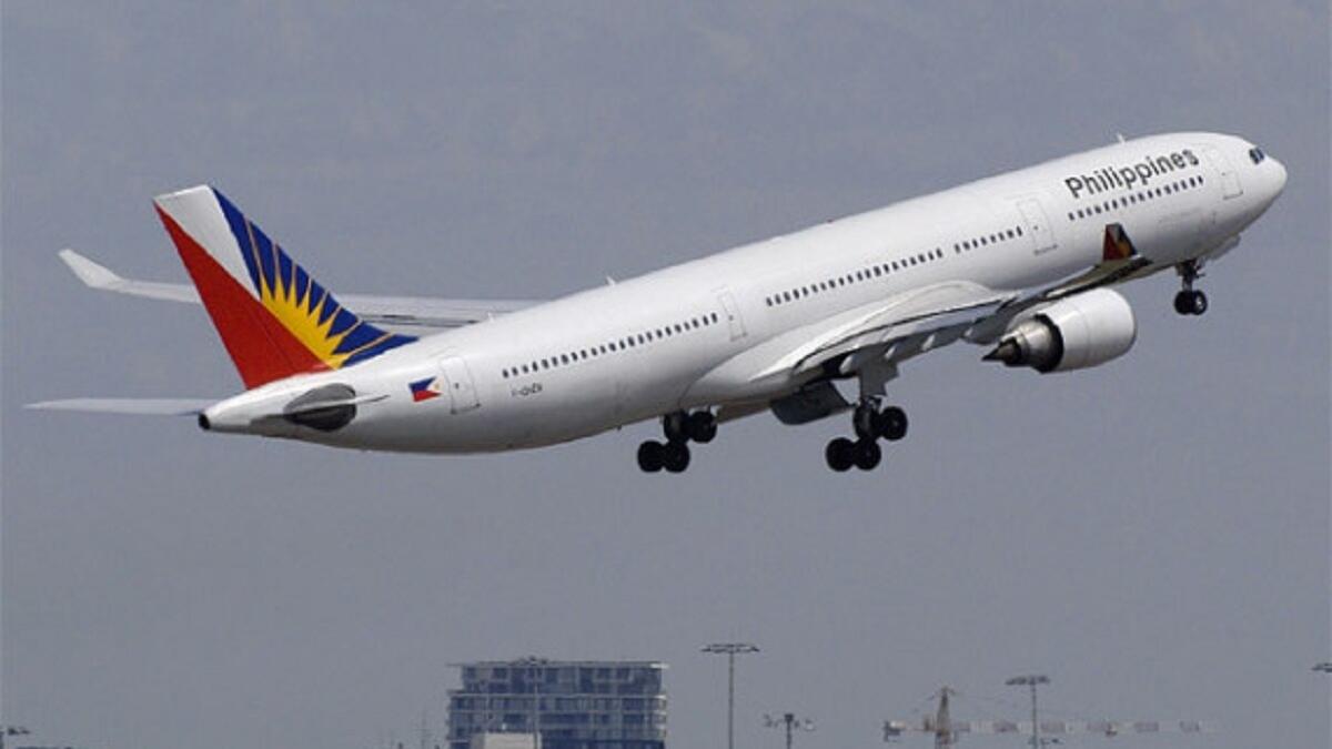 عام 2000، تم اختطاف طائرة فليبينية على يد رجل يحمل مسدساً وقنبلة يدوية وأطلق النار على أحد الحواجز وطلب السماح له بدخول الطائرة وحينما تم رفض طلبه، طلب من الركاب وضع مقتنياتهم الثمينة داخل حقيبة قبل أن يأمر الطيار بالهبوط وبعد ايام تم العثور على جثة المختطف