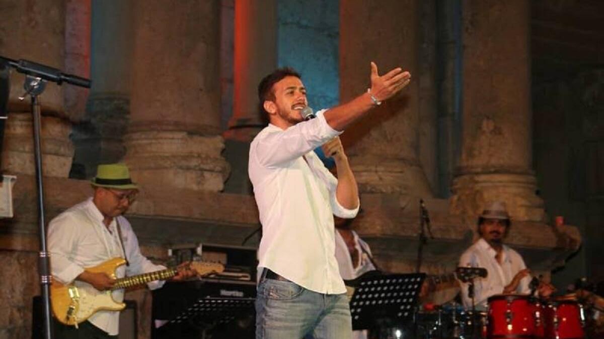 أحيا الفنان سعد المجرد حفلاً مميزاً في مهرجان جرش، حيث إلتقى بجمهوره وقدّم لهم باقة مميزة من أغانيه. وانتقدت بعض الصحافة لباسه البسيط، وعلّق بعضهم من جهة ثانية على عدد الجمهور القليل الذي لم يملأ كافة المدرّجات، وغنى لمجرد مجموعة من الأغاني  على طريقة البلاي باك.