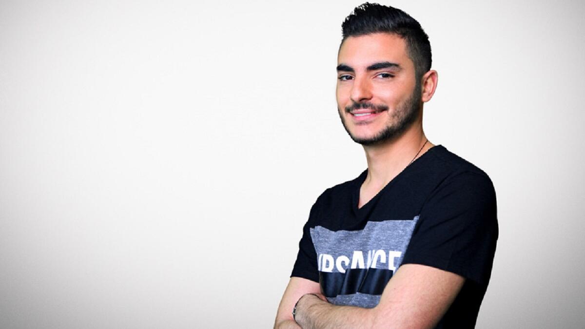 "سليم شبيل" من تونس، درس تصميم الأزياء، وعمل في مجال تنسيق الملابس في العديد من الأفلام والإعلانات التجارية.